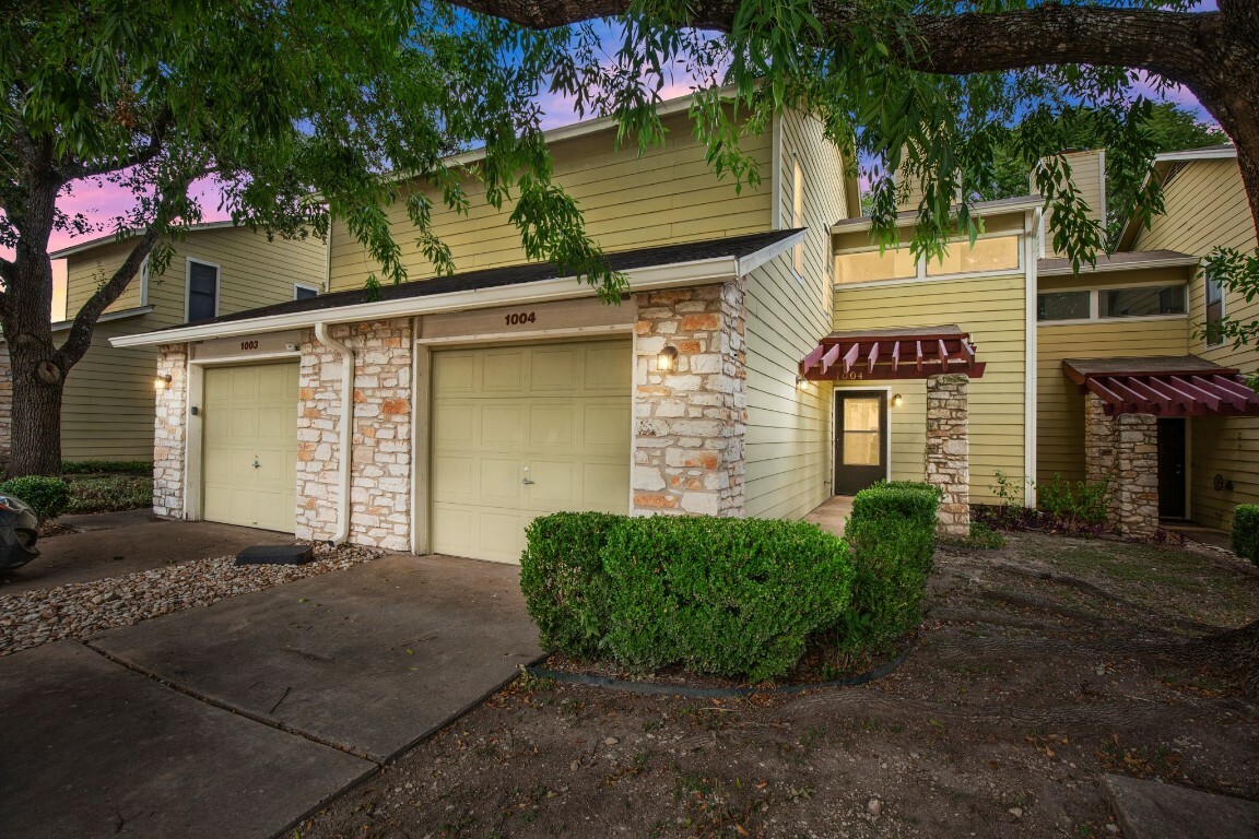 Property Photo: 512 Eberhart Lane 1004 TX 78745