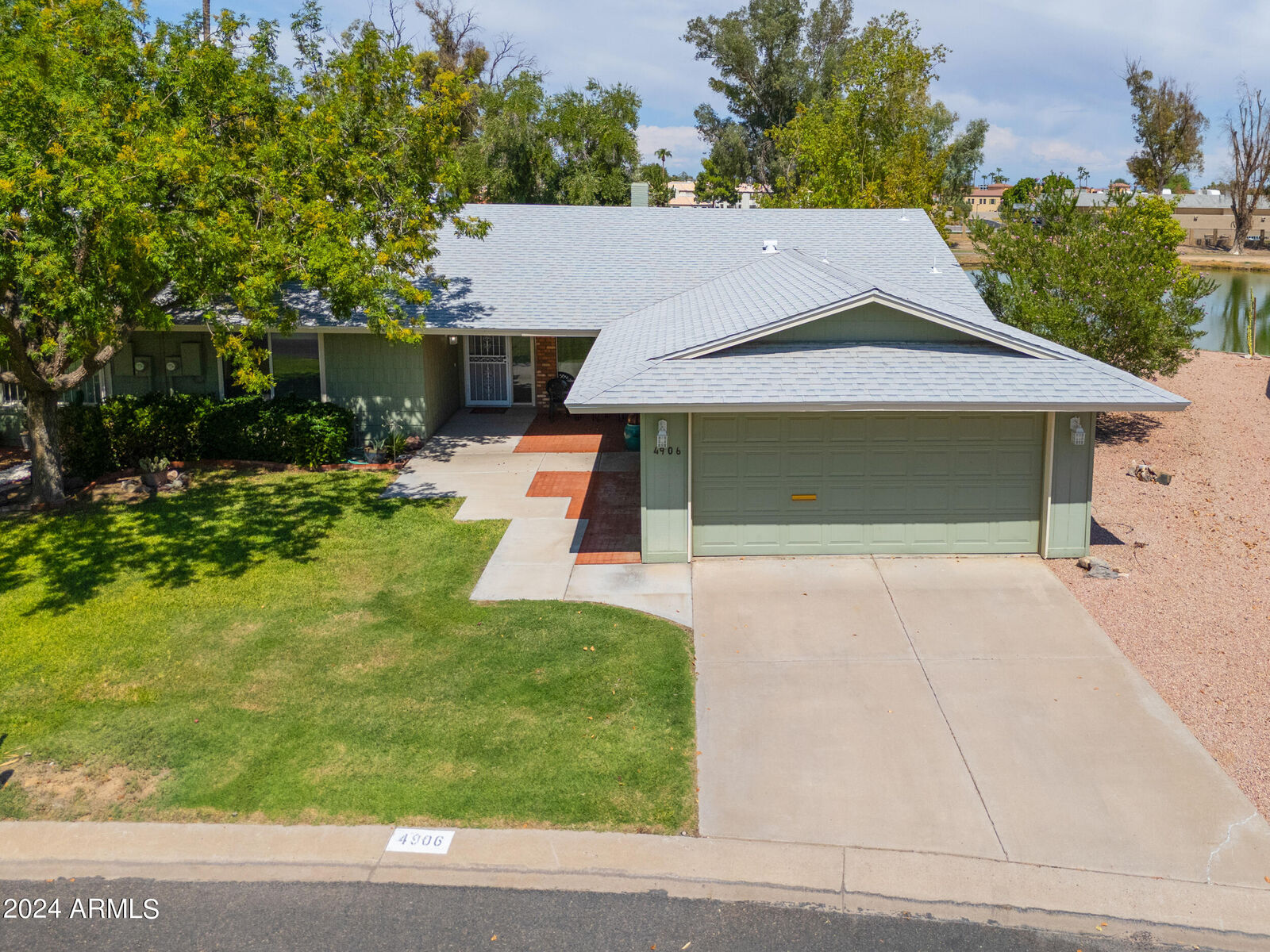 Property Photo: 4906 E Lake Point Circle AZ 85044