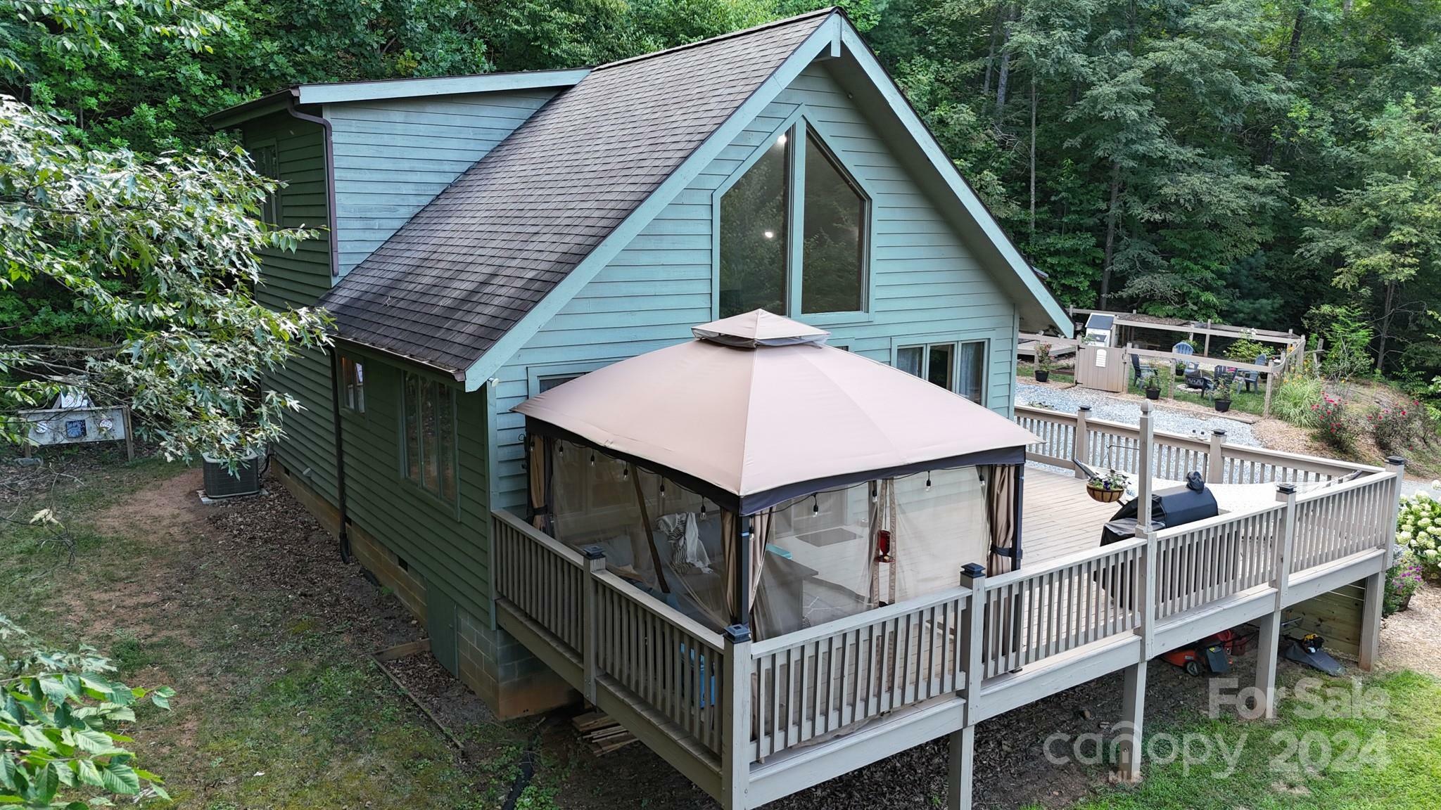 Property Photo:  131 Gray Wolf Trail  NC 28779 