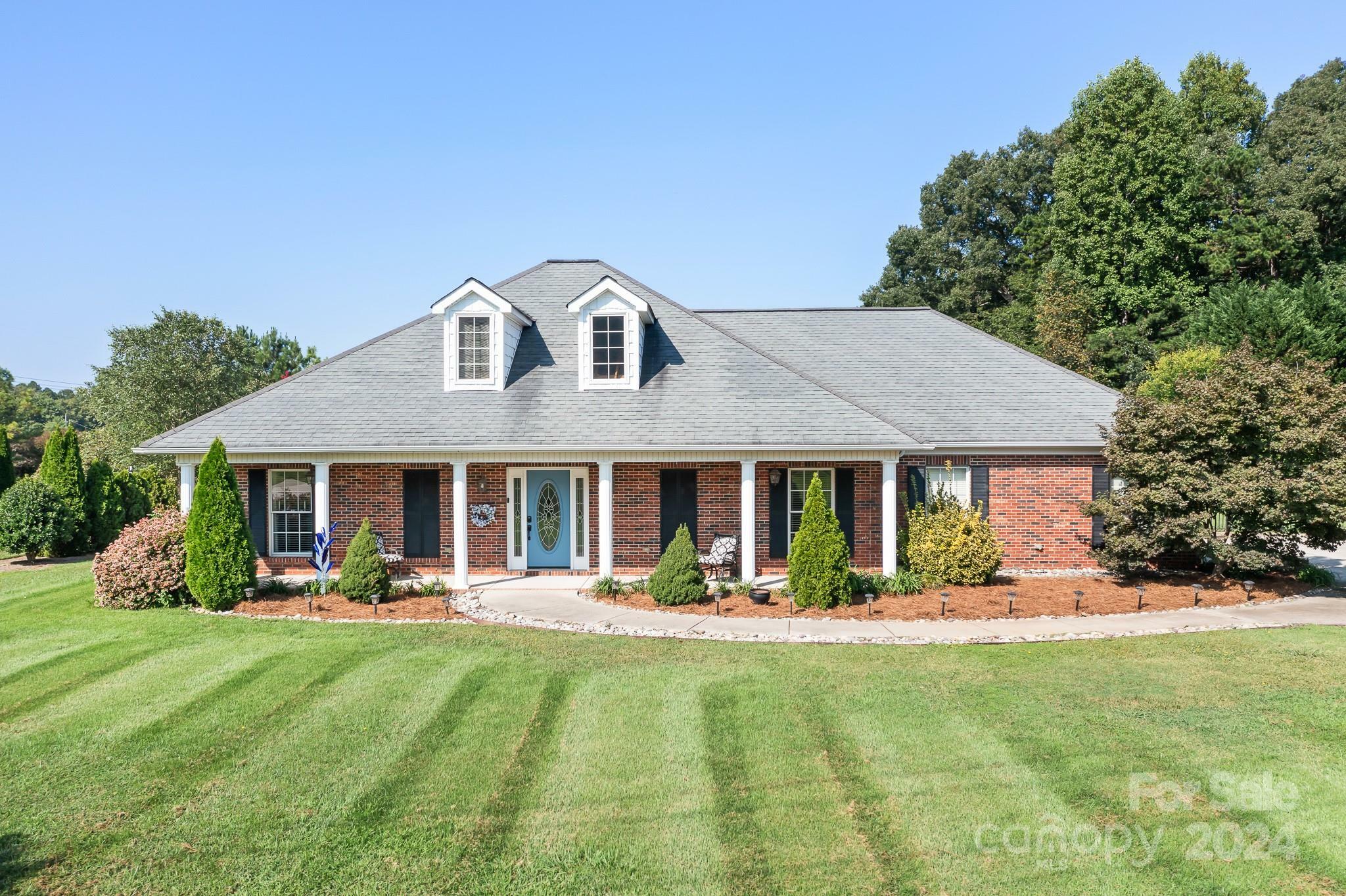 Property Photo:  1244 Killian Farm Road  NC 28164 