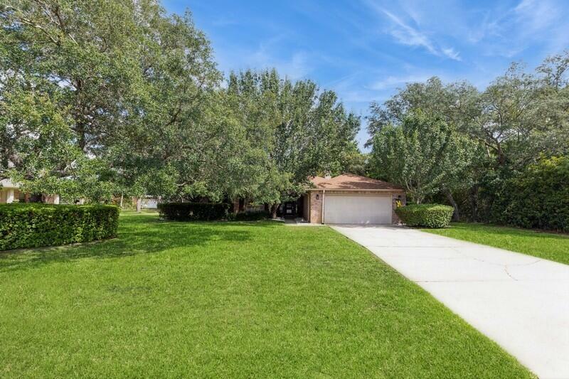 Property Photo:  7060 Summit Drive  FL 32566 