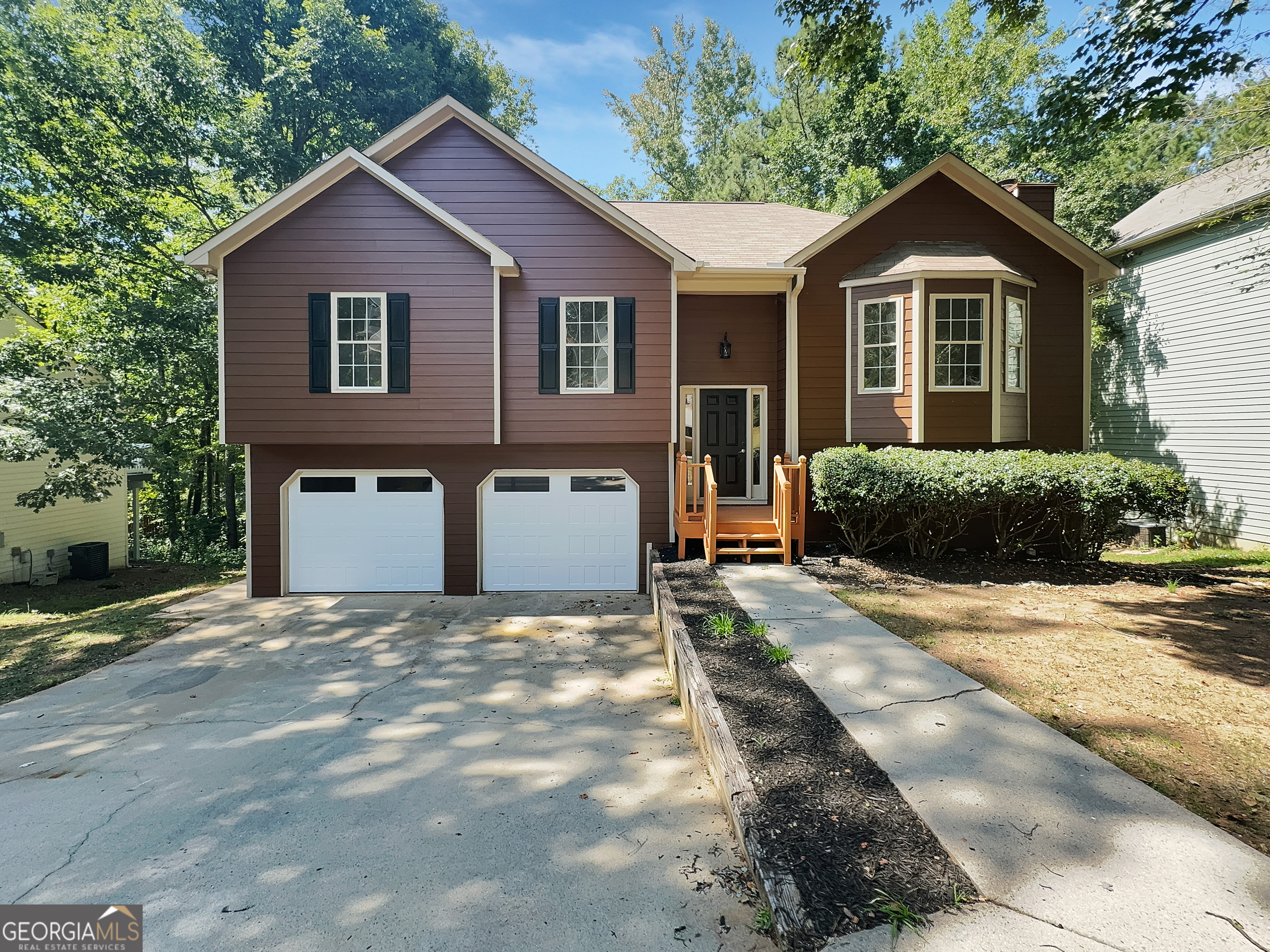 Property Photo:  1015 Queensbury Run  GA 30102 