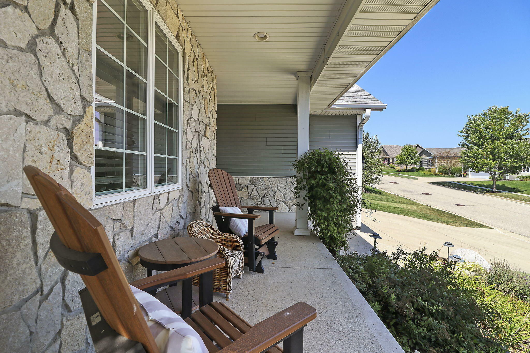 Property Photo:  329 S Stone Ridge Dr  WI 53147 