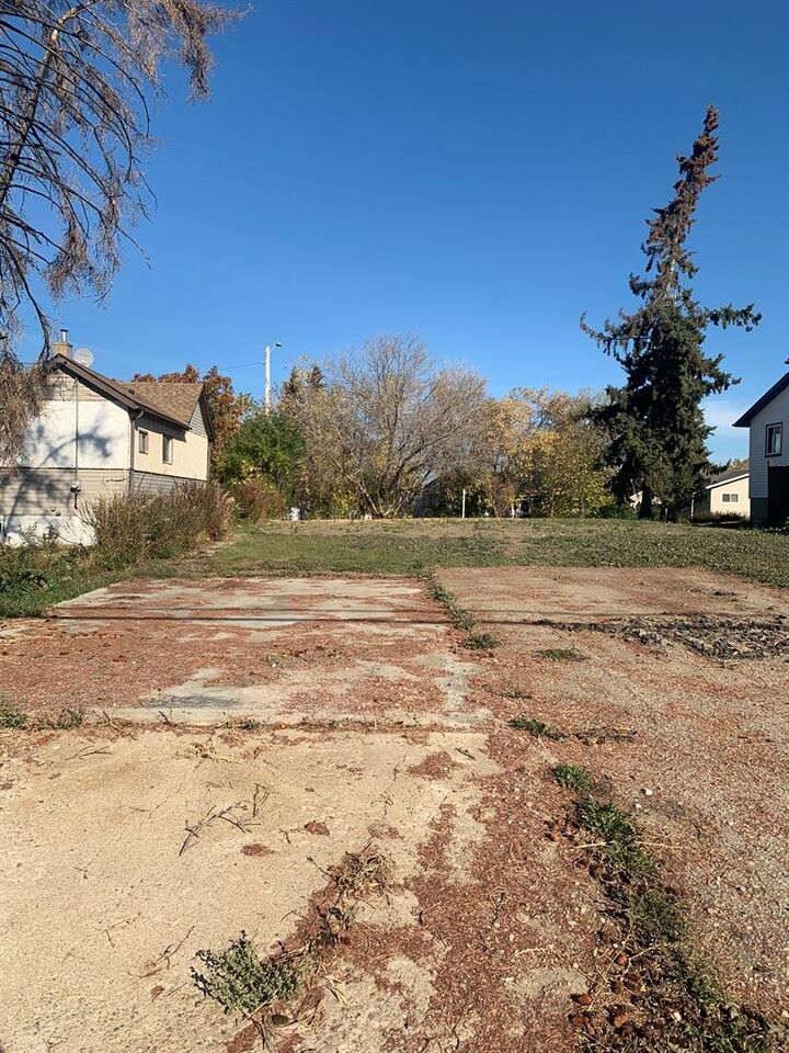 Property Photo: 10415 101B Avenue AB T0A 2C0