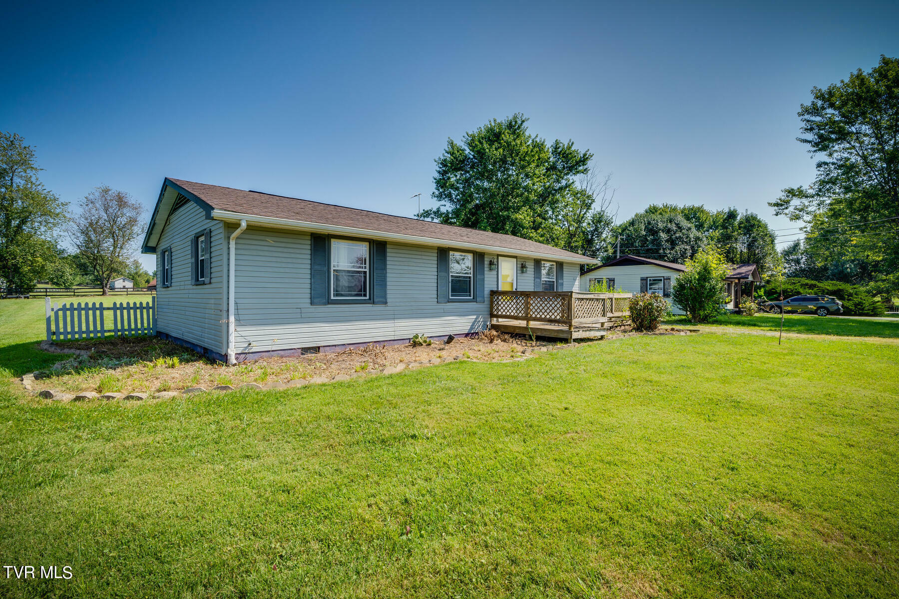 Property Photo:  337 Frank Lowe Road  TN 37659 