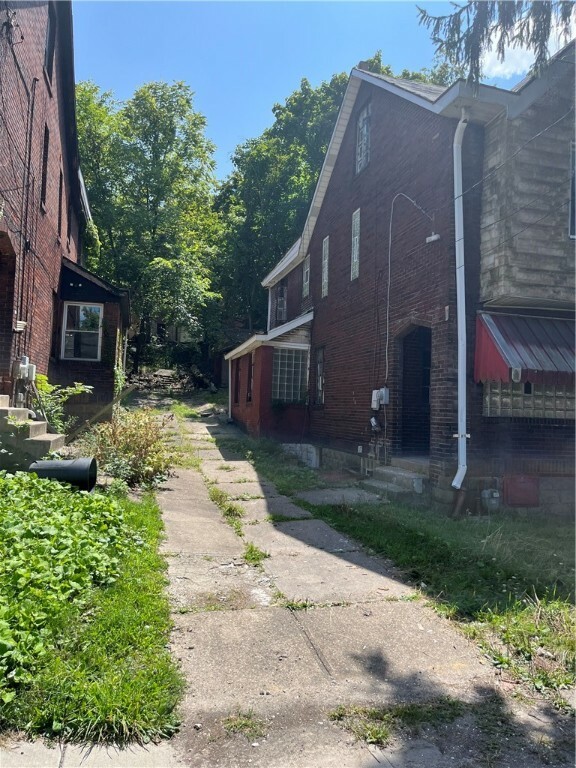 Property Photo:  1838 Montier Street  PA 15221 