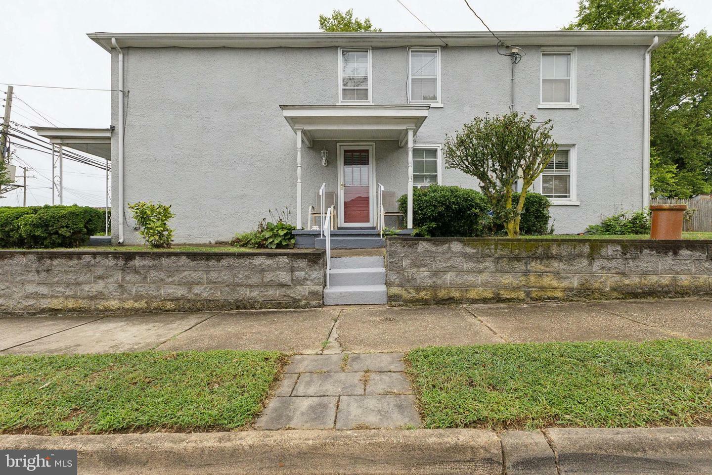 Property Photo:  1201 Dixon Street  VA 22401 