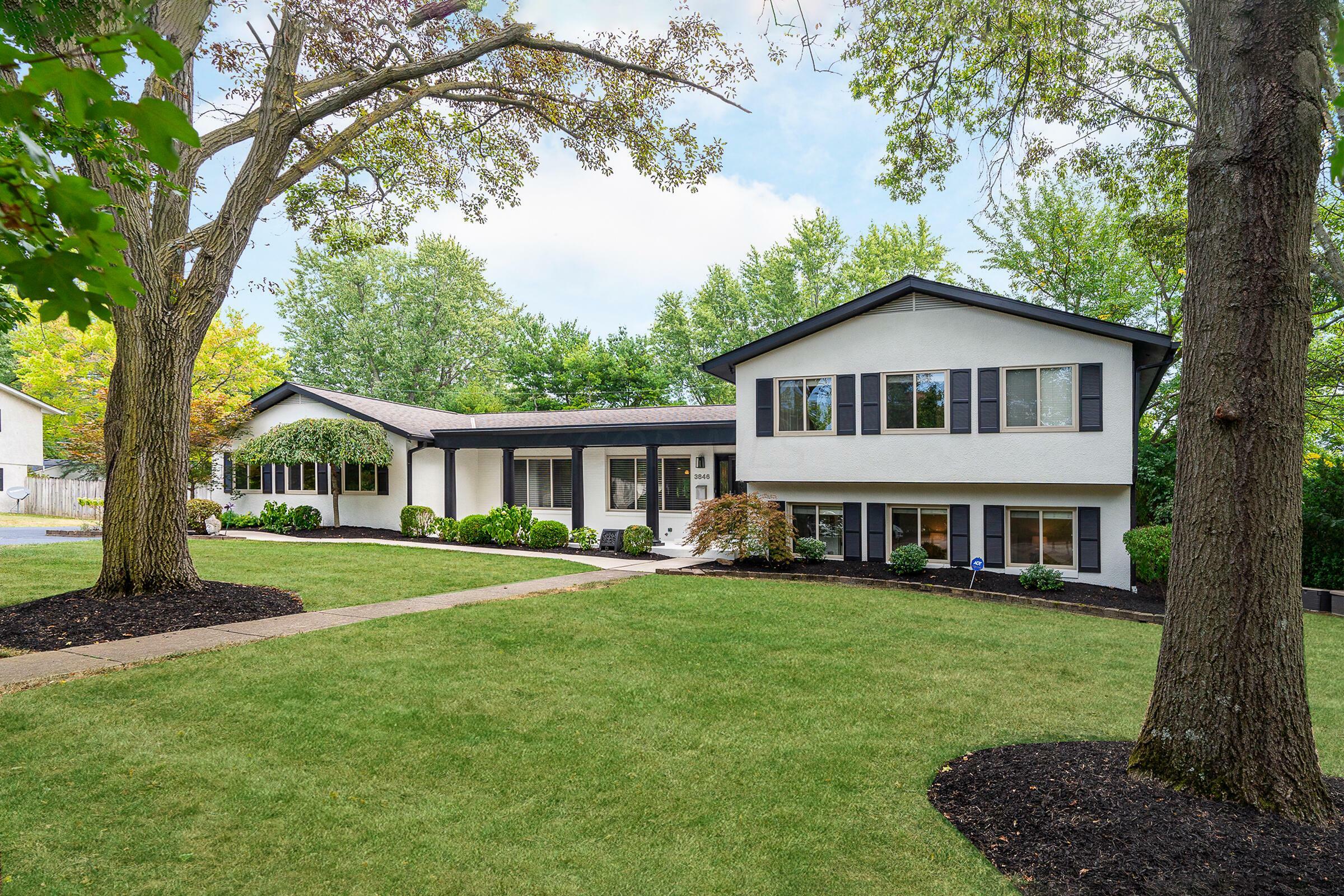 Property Photo: 3846 Ritamarie Drive OH 43220