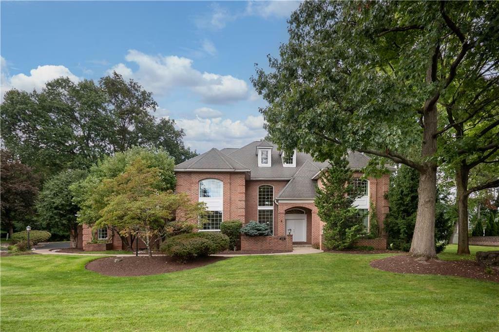 Property Photo: 1232 Oakside Drive PA 18017
