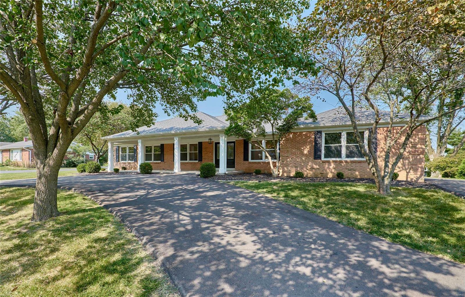 Property Photo:  1323 Brynnwood Drive  MO 63124 