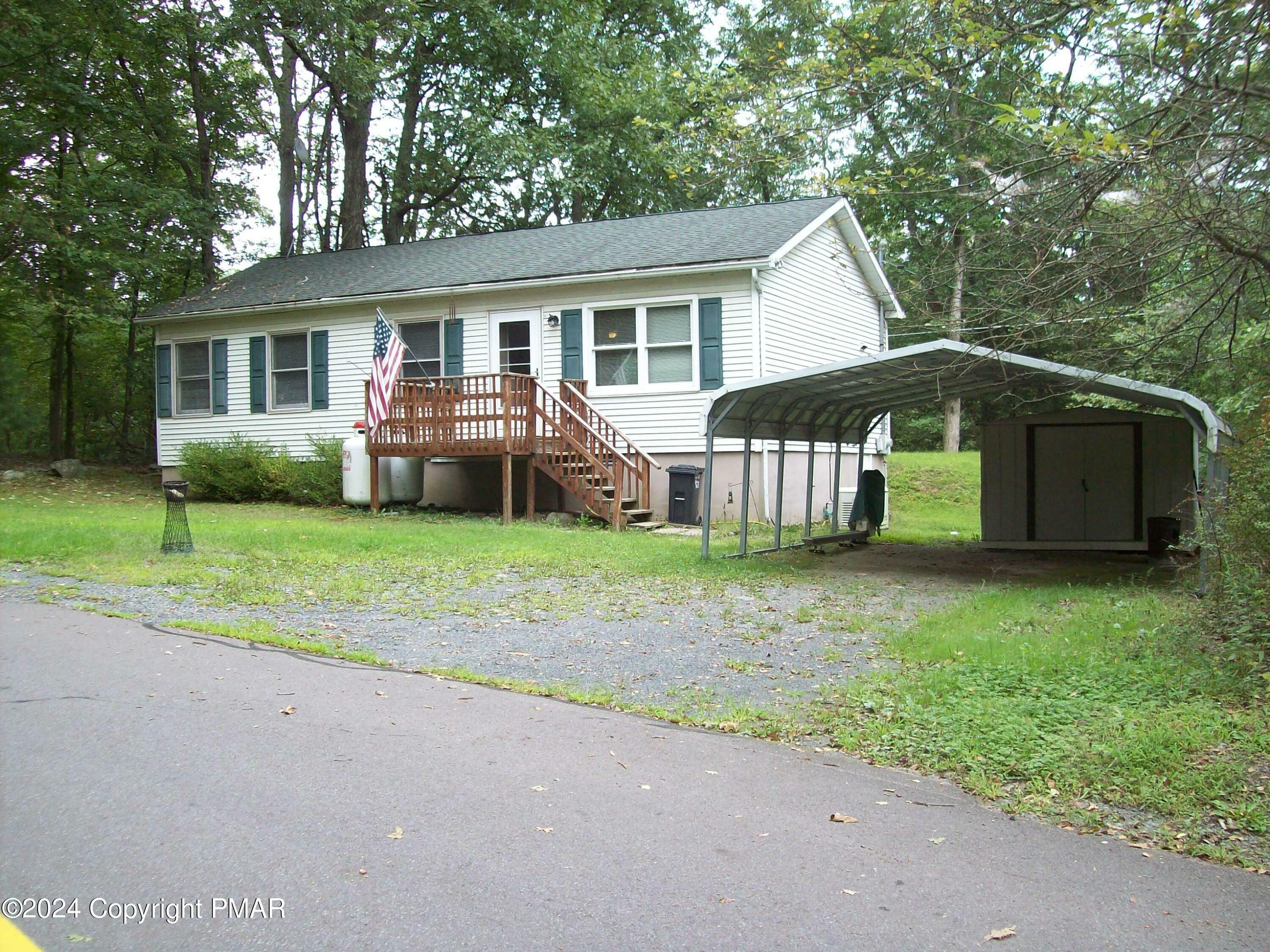 4129 Oak Lane  Bushkill PA 18324 photo