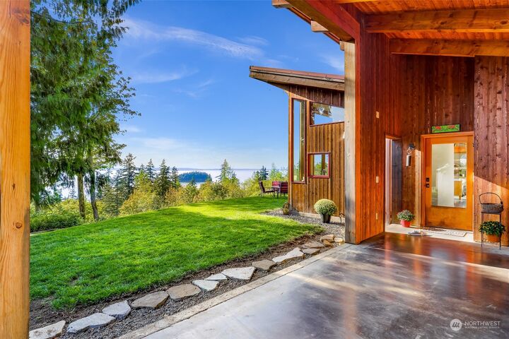 Property Photo:  824 Chuckanut Drive  WA 98229 