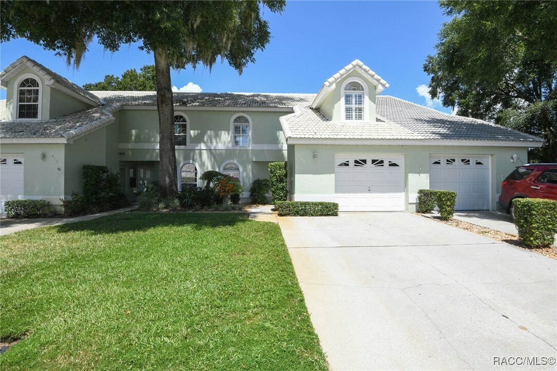 Property Photo:  808 Lanark Court  FL 34453 