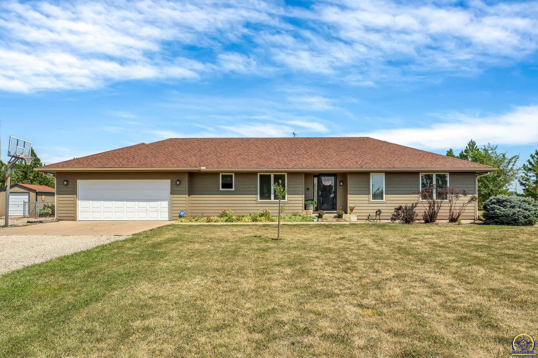 Property Photo:  5930 SE Berryton Rd  KS 66409 