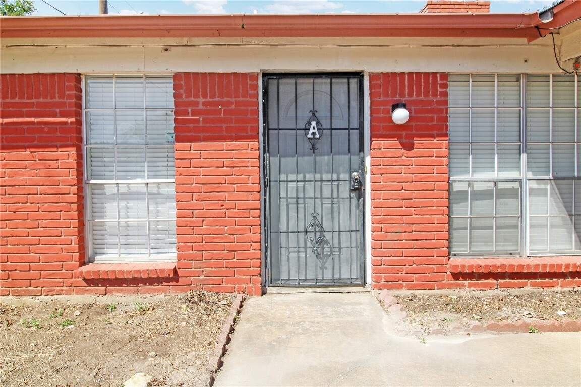 Property Photo:  9906 Randall Drive A  TX 78753 