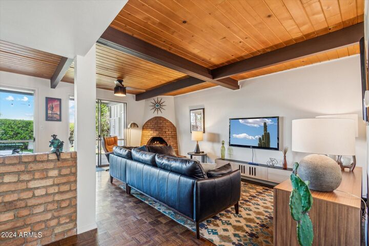 Property Photo:  6210 E Catalina Drive  AZ 85251 