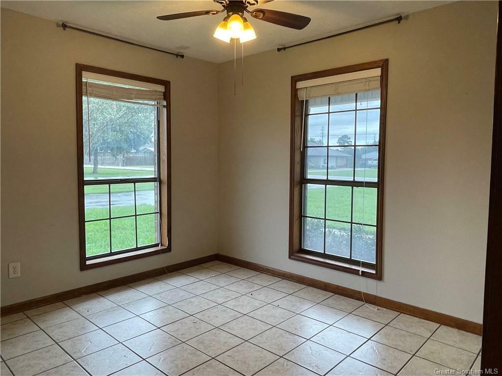 Property Photo:  820 Lake Ridge Lane  LA 70605 