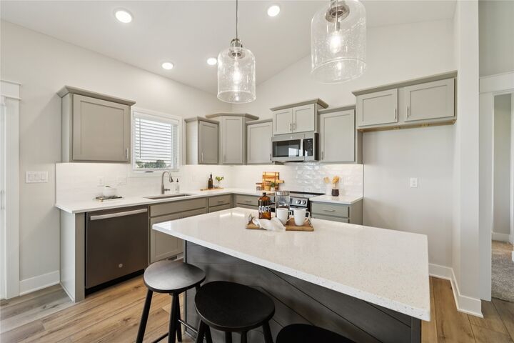 Property Photo:  165 NW Ashley Court  IA 50263 