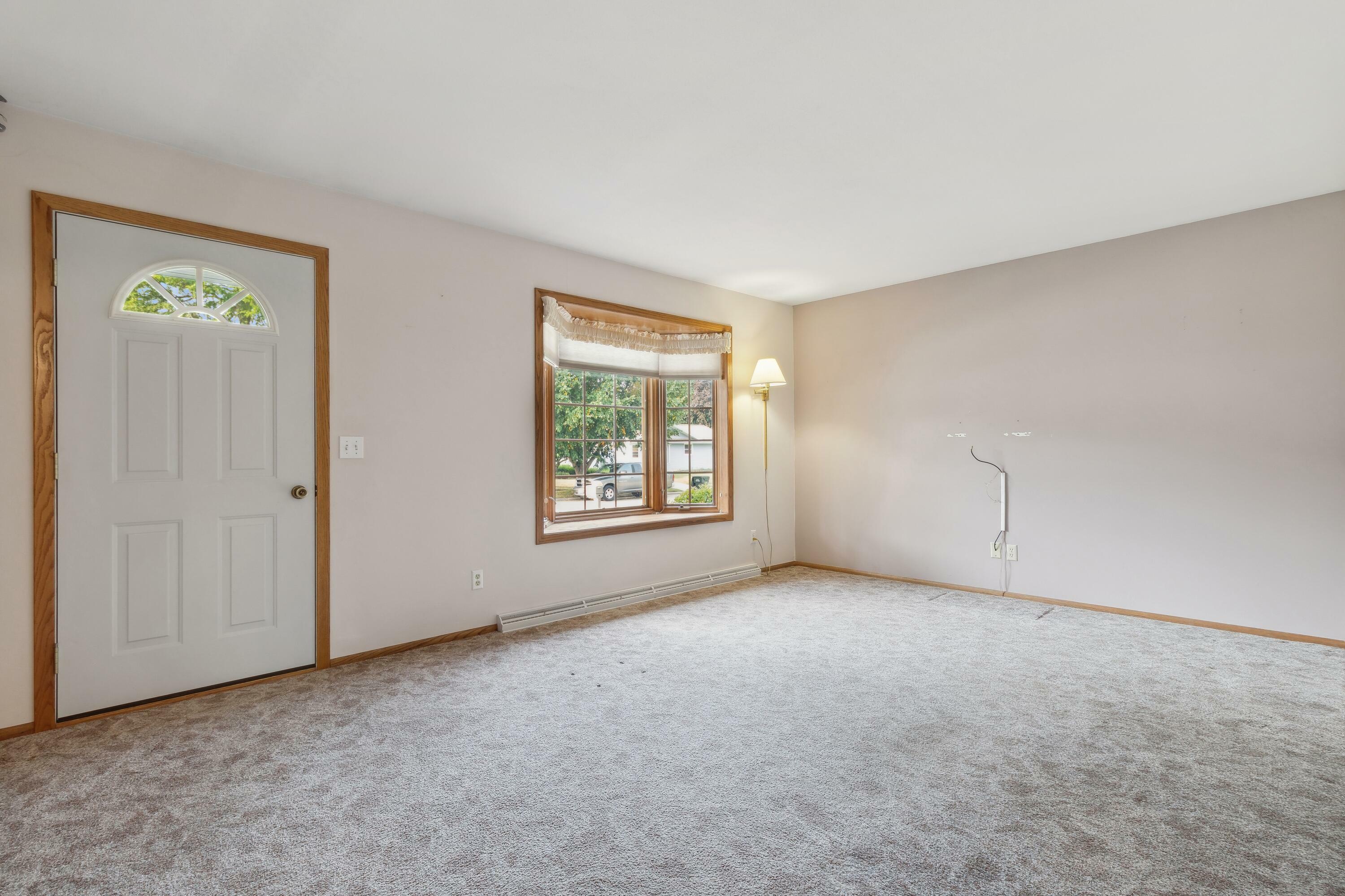 Property Photo:  1506 Sunset Ridge Dr  WI 53090 