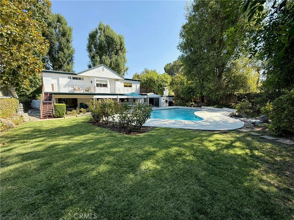 Property Photo:  4917 Kelvin Avenue  CA 91364 