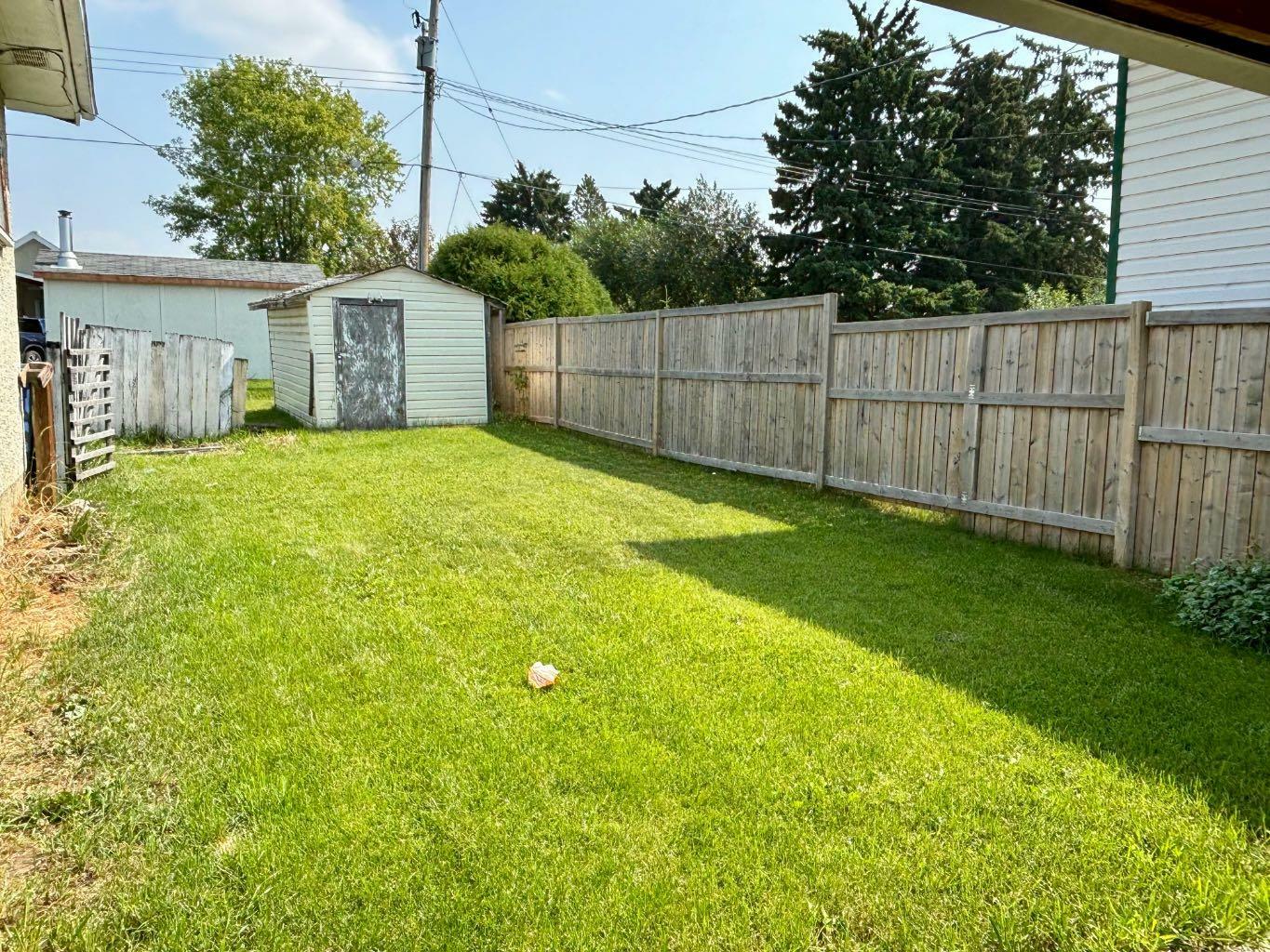 Property Photo:  4423 47 Street  AB T4T 1C7 