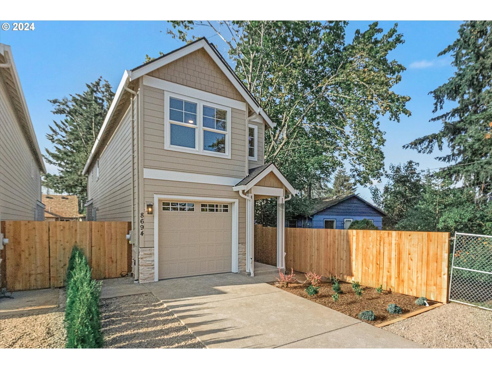 Property Photo:  8694 SE Clatsop St  OR 97086 