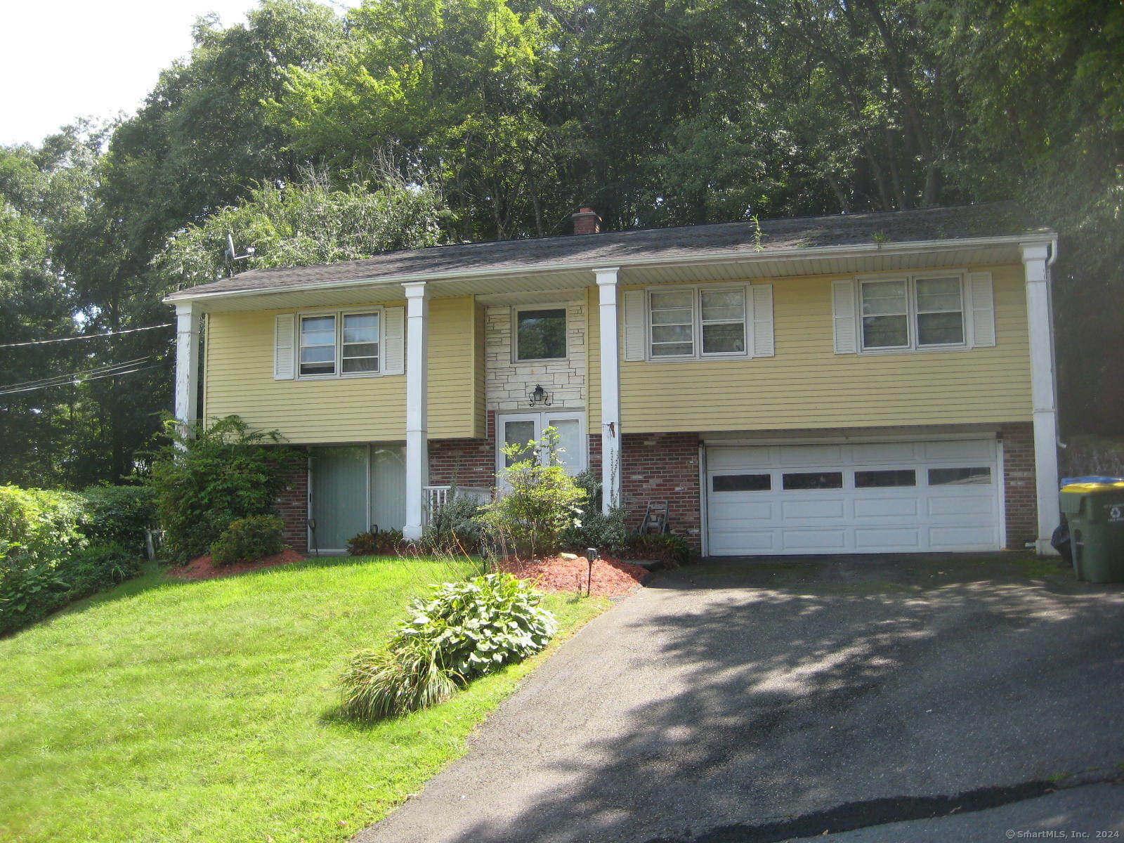 Property Photo:  165 Juniper Ridge Drive  CT 06708 