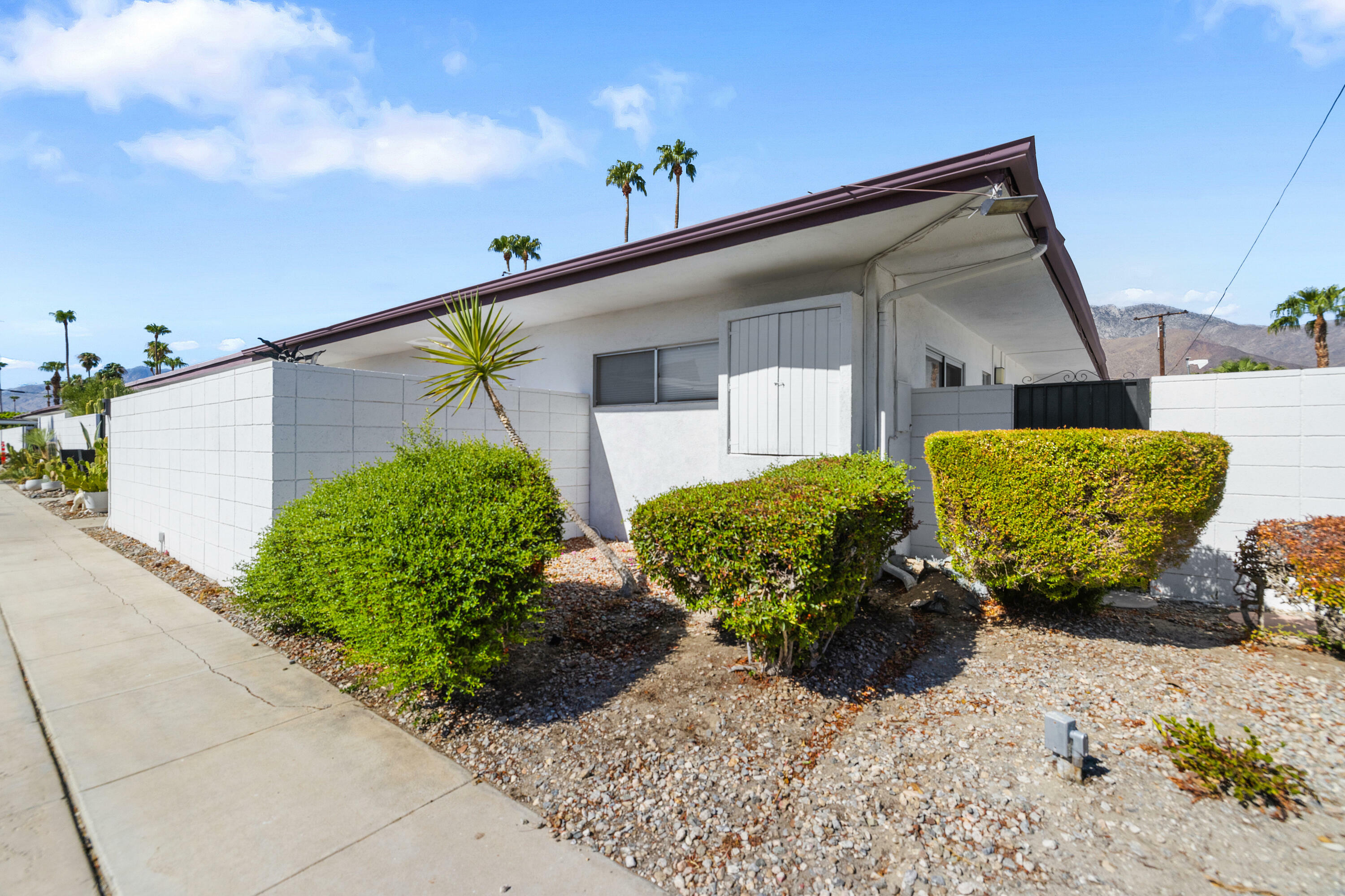 Property Photo:  1967 E Tachevah Drive  CA 92262 