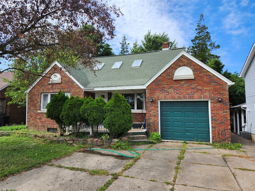 Property Photo: 136 E 38 Street PA 16504