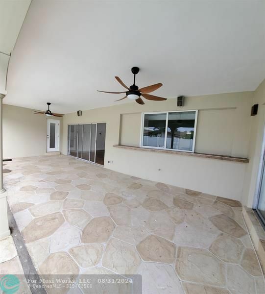 Property Photo:  4948 N 33rd Ct  FL 33021 