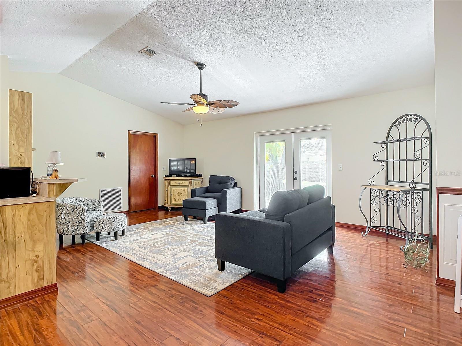 Property Photo:  2518 Tamarind Drive  FL 32141 