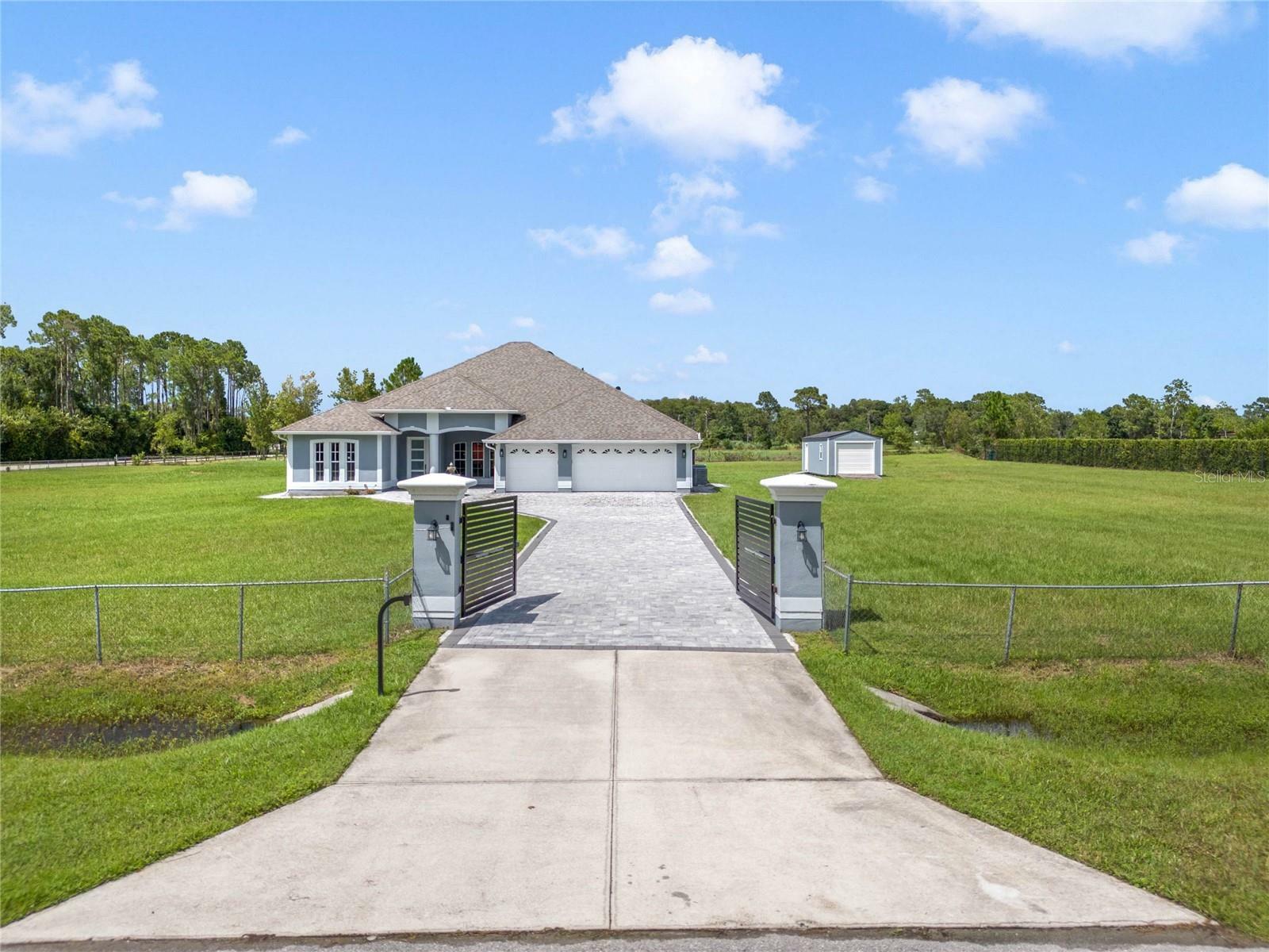 Property Photo:  6607 Whispering Pines Road  FL 32824 