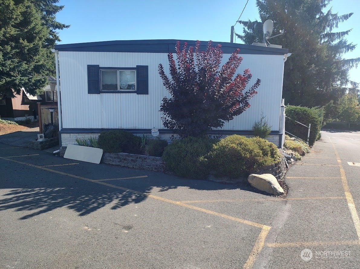 Property Photo:  14322 Admiralty Way 97  WA 98087 