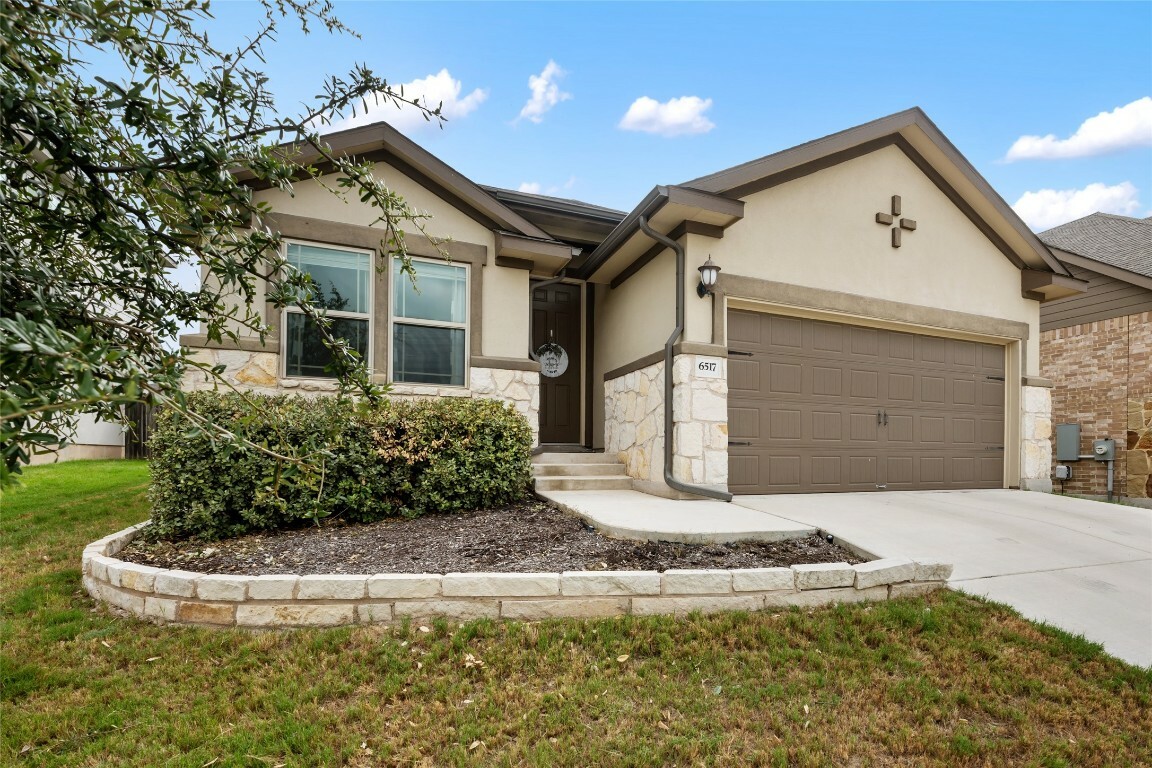 Property Photo:  6517 Strelitzia Cove  TX 78665 