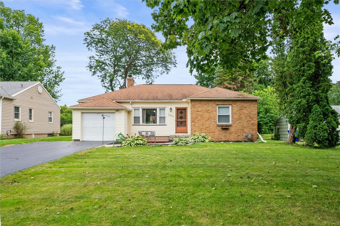 Property Photo:  167 Ridgemont Drive  NY 14626 