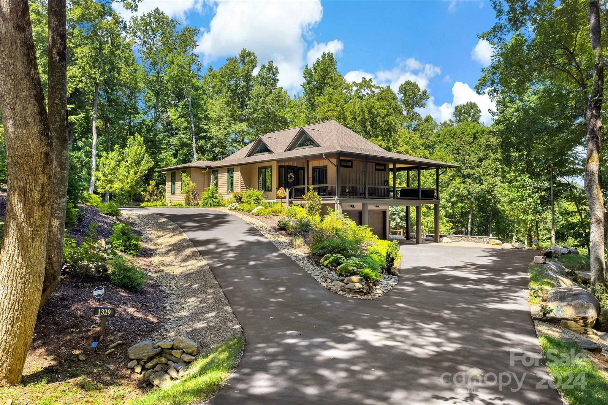 Property Photo:  1329 Mitchell View Drive  NC 28762 