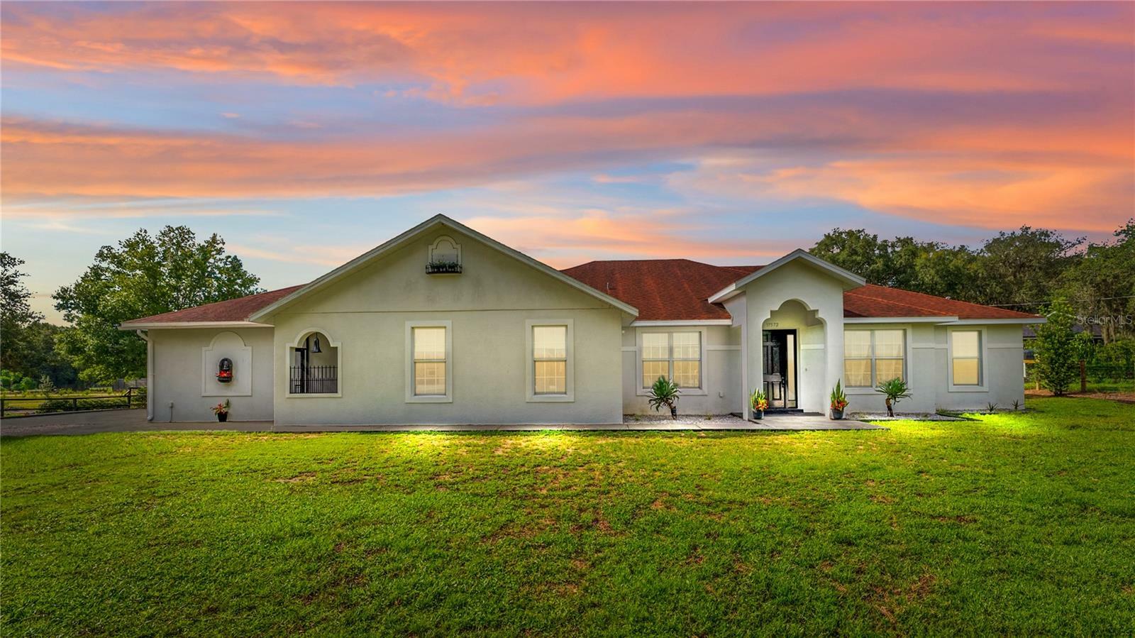 Property Photo:  17572 Davenport Road  FL 34787 