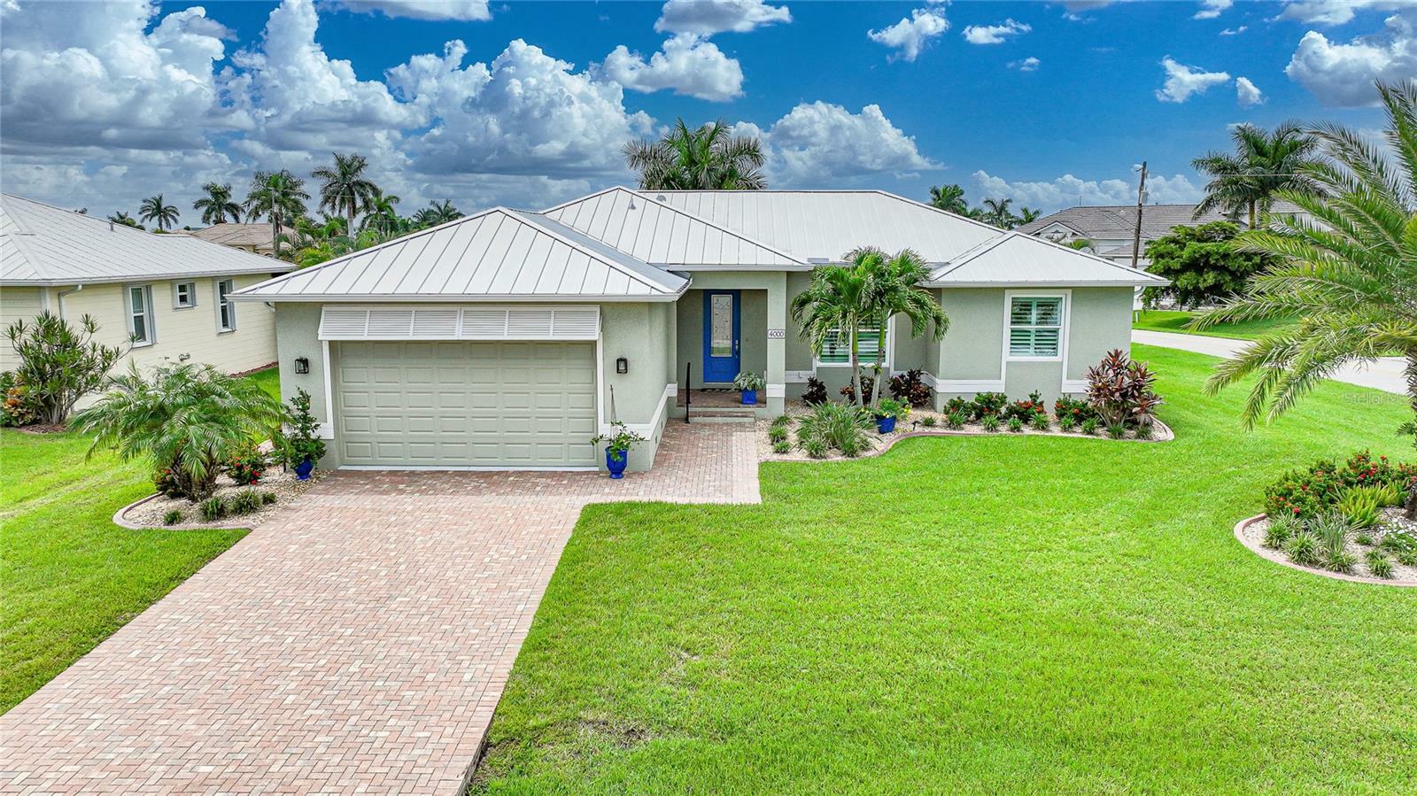 Property Photo:  4000 Turtle Dove Circle  FL 33950 