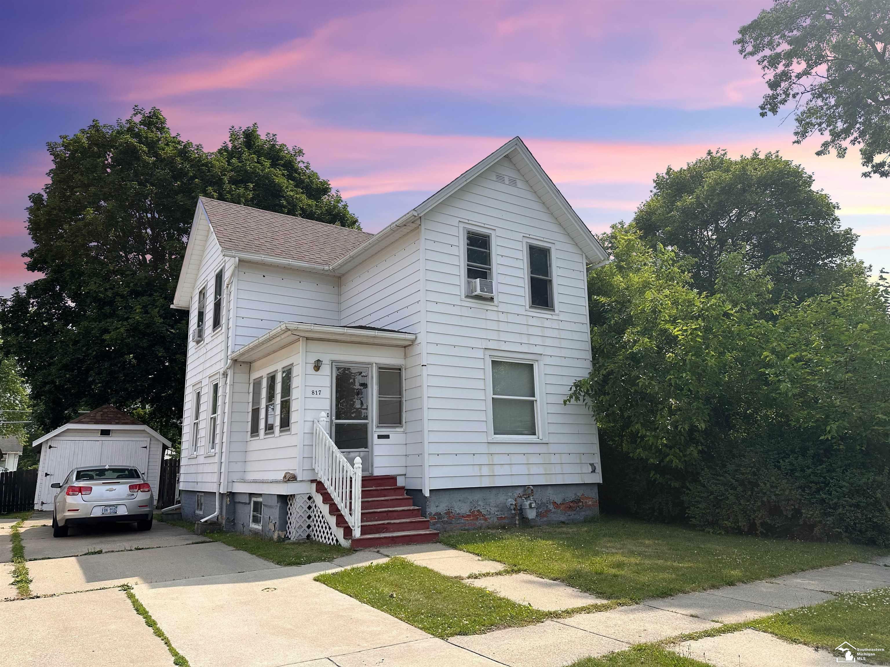 Property Photo:  817 E Fourth Street  MI 48161 