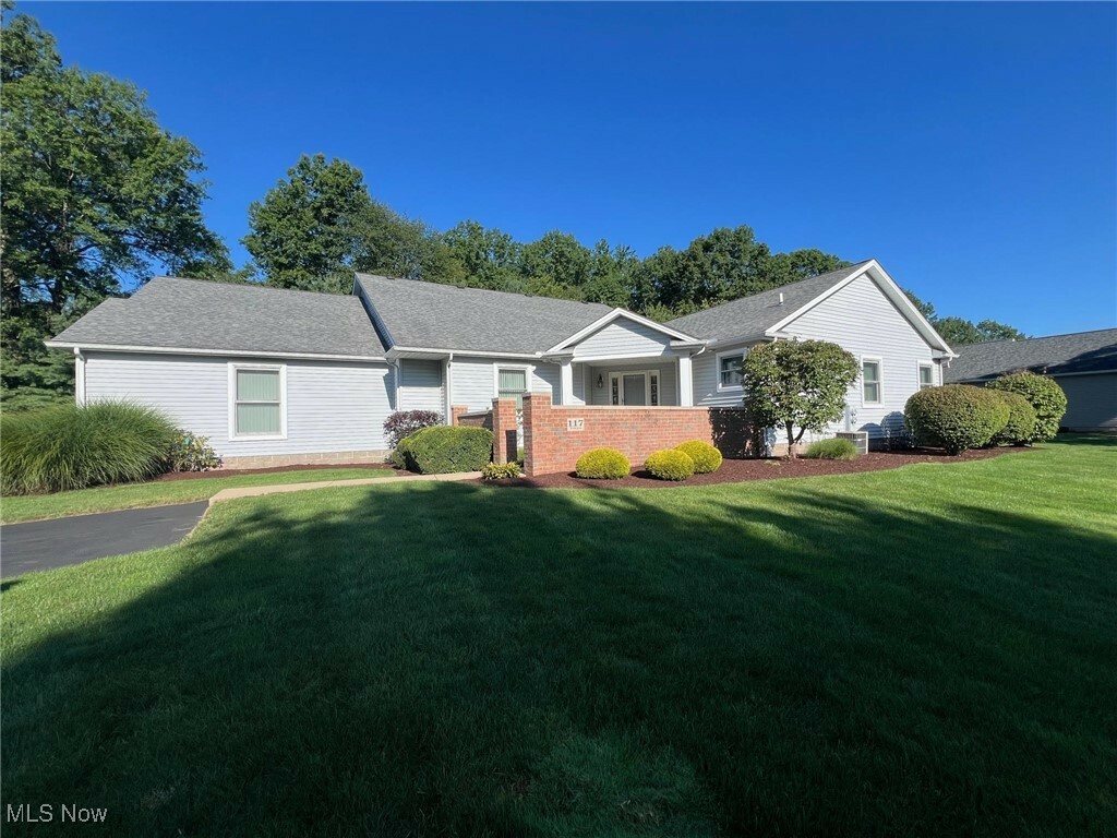 Property Photo:  117 Nicklaus Drive NE  OH 44484 