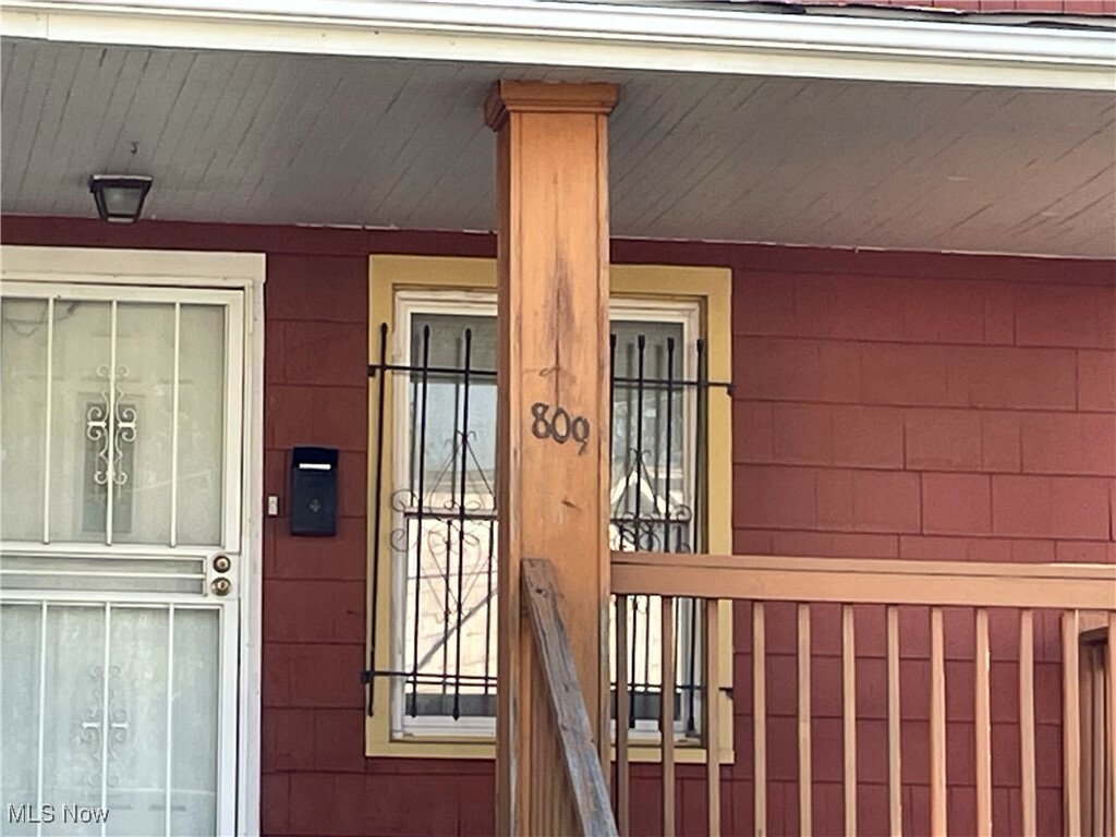 Property Photo: 809 E 155th Street OH 44110