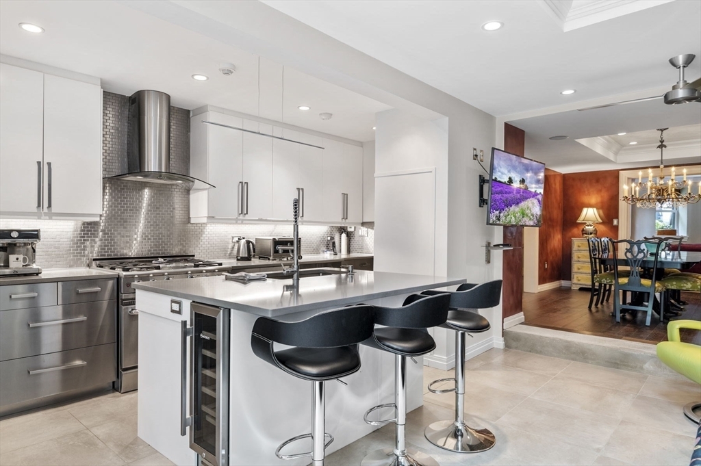 Property Photo: 34 Beacon St 1 MA 02150