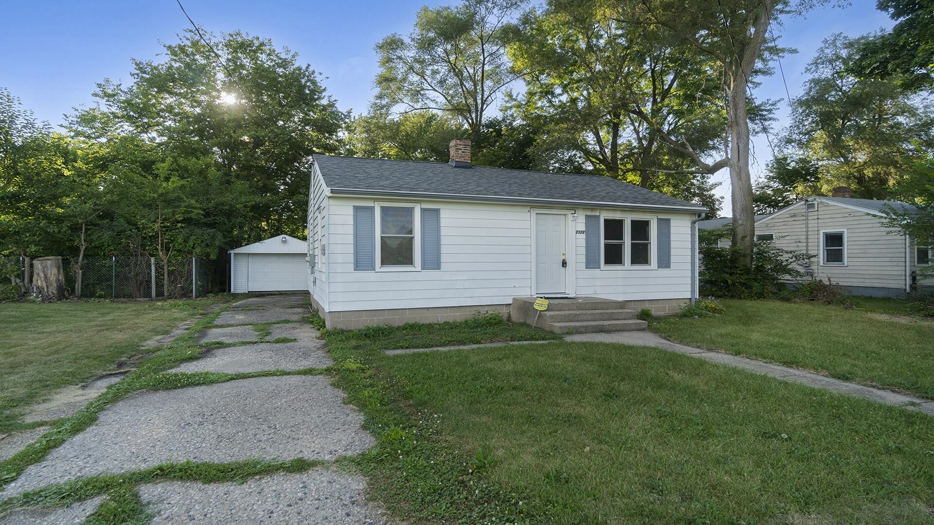 Property Photo:  2326 Belden Street  IL 61101 