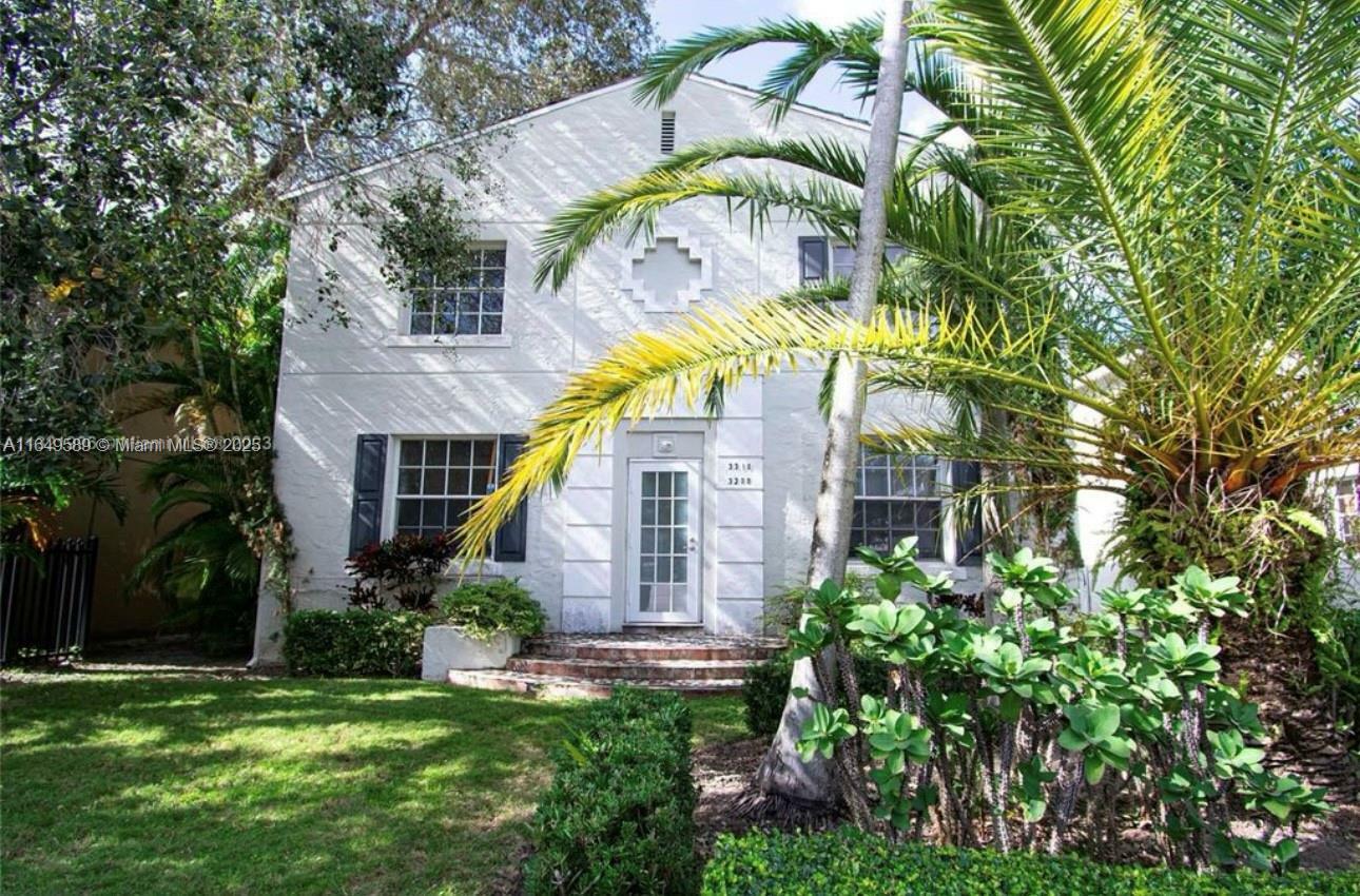 Property Photo: 3310 S Le Jeune Rd FL 33134