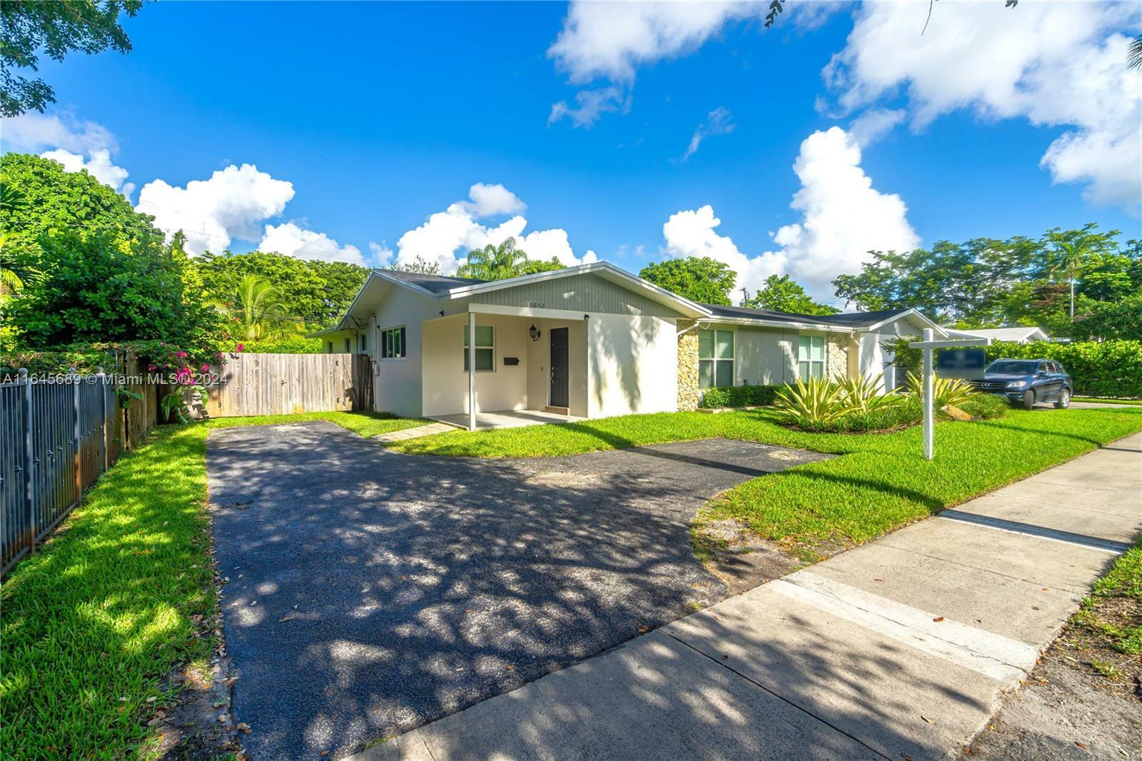 Property Photo:  10650 SW 77th Ave  FL 33156 