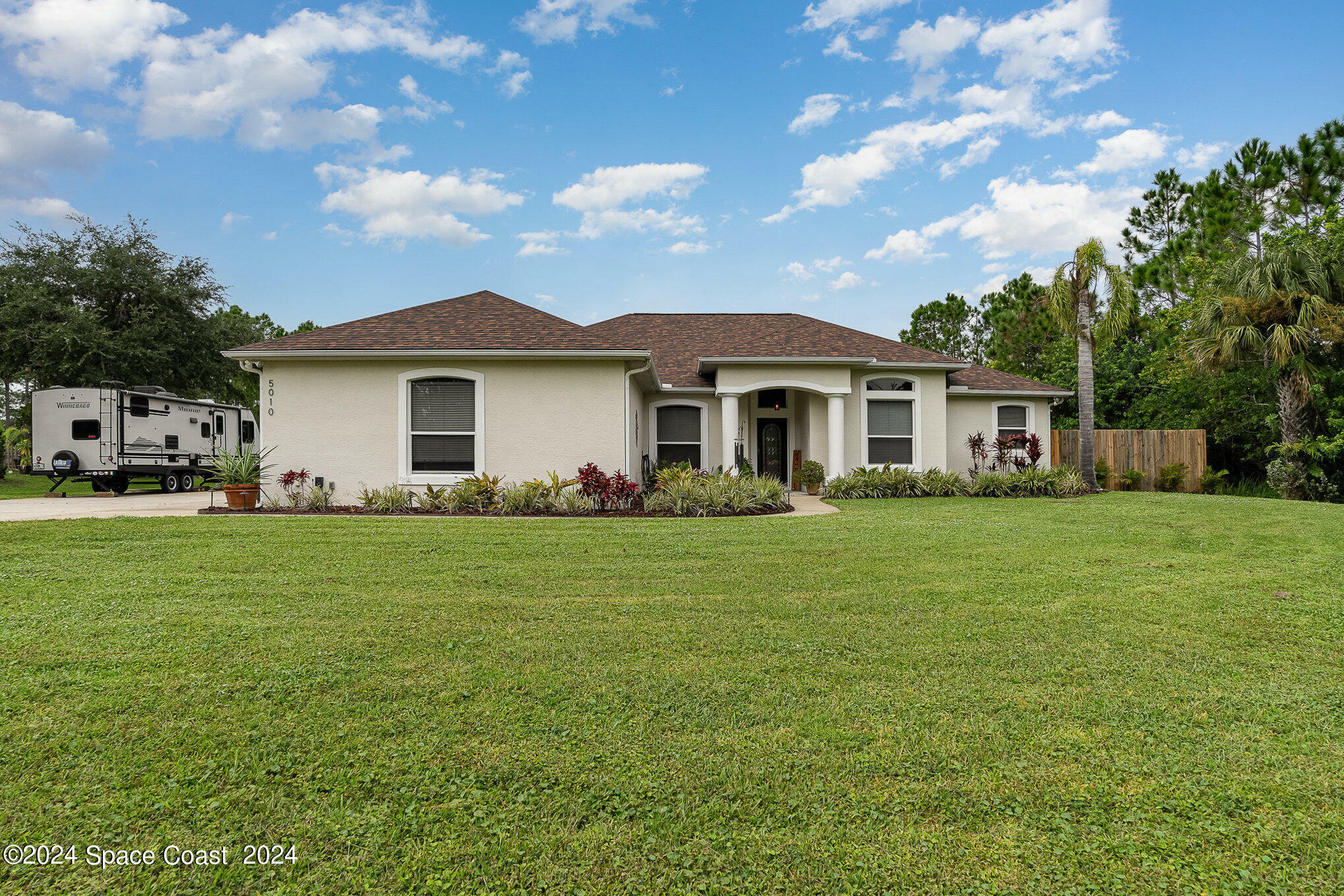 Property Photo:  5010 Fawn Lake Boulevard  FL 32754 