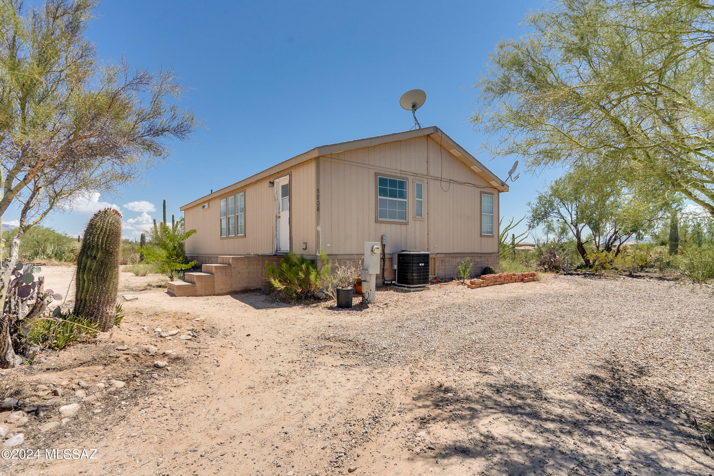 Property Photo:  5808 W Twin Peaks Road  AZ 85742 