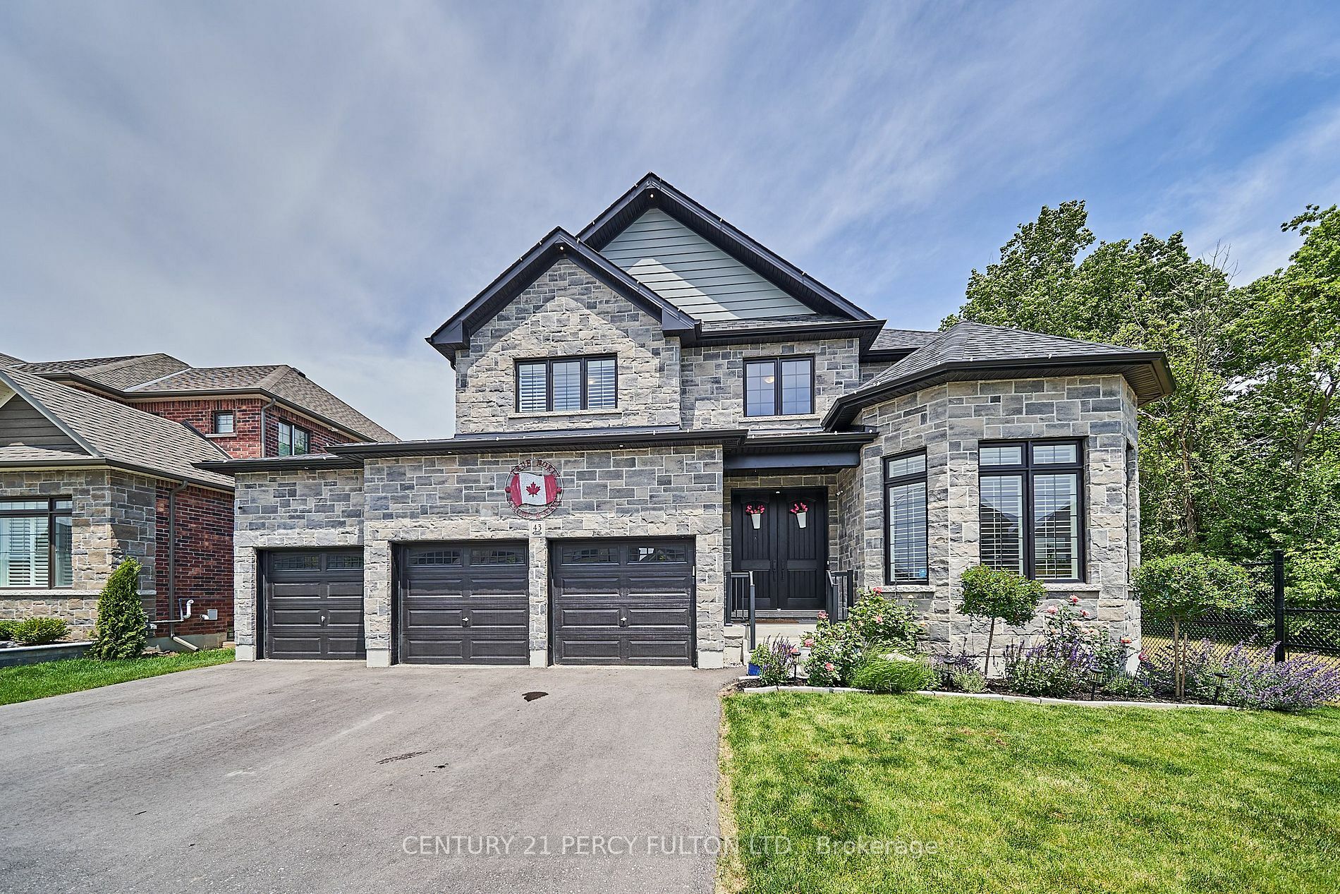 43 Harry Lee Cres  Clarington ON L1C 7G5 photo