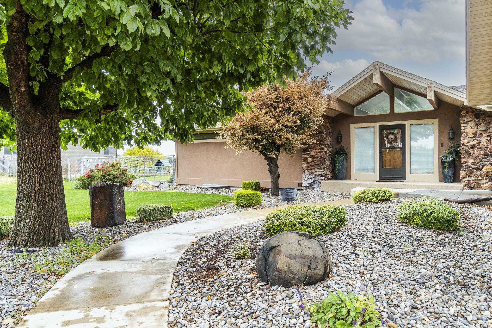 Property Photo: 222 E Churchill Drive ID 83318
