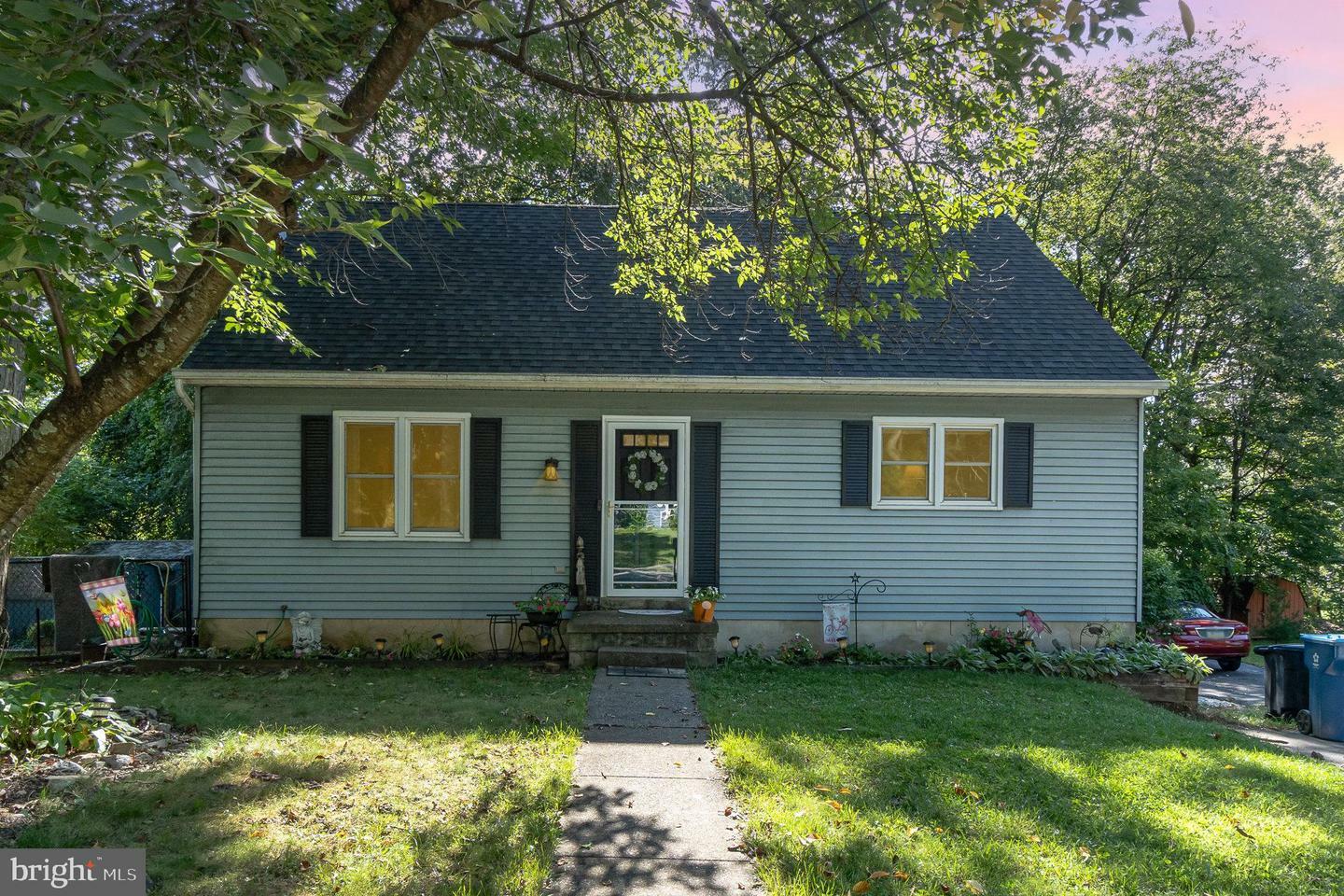 Property Photo:  405 Little John Drive  PA 17019 